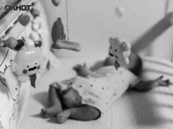 Жительница Волгограда била четверых детей и оставляла их голодными взаперти