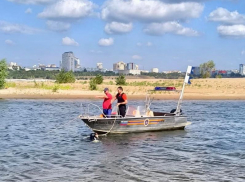 Тела двух мужчин достали из воды под Волжским