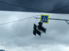 Светофор «на сопельках»: детская считалочка в реалиях Волжского