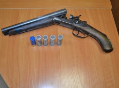 Волжанин незаконно хранил в квартире обрез и патроны 