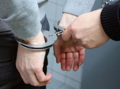 Несовершеннолетнего парня, который угнал авто, задержали полицейские в Волжском