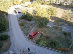 В Волжском неравнодушный житель вступил в новый бой - теперь с автохамками 