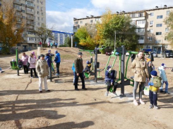 Во дворе Волжского появились тренажеры