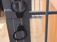 В Волжском задержали женщину, обокравшую своего собутыльника