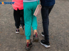 Мужчина на машине подъезжал к несовершеннолетним и предлагал деньги в Котово