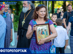 В Волжском с размахом отметили праздник Святой Троицы: большой фоторепортаж с гуляний