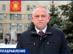 Глава Волжского Игорь Воронин поздравил жителей с Днем защитника Отечества