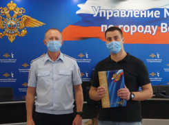 В Волгограде наградили ловцов педофила, изнасиловавшего 14-летнюю школьницу
