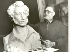 В Волжском в выставочном зале прошел вечер памяти Петра Малкова