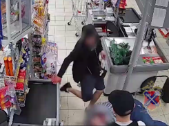 За назначение максимального наказания для избивших пенсионера в магазине голосуют волжане