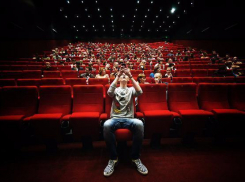 Волжанам предложили провести ночь с кино