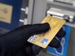 Рослый мужчина наварился на бабушке в Волжском