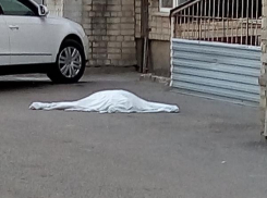 Волжанка разбилась насмерть, выпав из окна «тысячника»