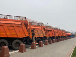 Администрация Волжского показала новую технику к зиме