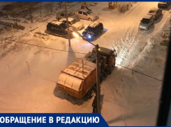 «Зачем нам УК, если сами можем?», - волжане о занесенном снегом дворе