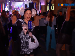 Видео с закрытой ночной вечеринки на Последний звонок в Волжском