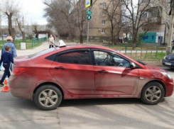 Сбил 14-летнего велосипедиста: авария на перекрестке в Волжском