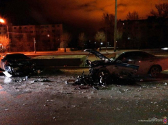 ДТП в Волжском: столкнулись две иномарки «Тойота»