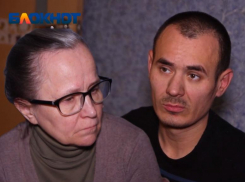 Пьяные соседи 2 часа избивали инвалидов и вымогали деньги в Волжском: год уголовное дело не возбуждают