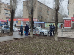 В Волжском ликвидировали пешеходный переход у ТЦ «Радуга»