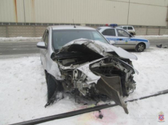 Пожилой волжанин за рулем Chevrolet Cobal врезался на скорости в «шестерку»
