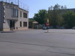 Схема проезда на парковке у «Планеты лето» в Волжском изменилась - автолюбители, будьте внимательнее 