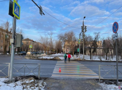 В Волжском «бобик» сбил женщину на пешеходном переходе 