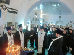 В волжской исправительной колонии совершили рождественский молебен