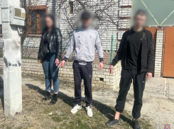 В Волжском задержали троих пассажиров такси с наркотиками