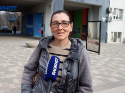 «Средняя зарплата – 70 тысяч рублей, а в кошельке – двадцать тысяч»: сколько на самом деле получают волжане