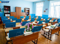 После сообщения с угрозой минирования в школе Волжского отменили занятия