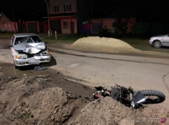 Водитель и пассажир мопеда пострадали в ДТП с легковушкой под Волжским