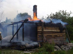 Неизвестный случайно устроил пожар в сарае волжан