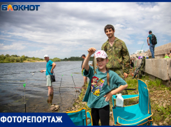 Приехали за 3 тысячи км: в Волжском прошел большой фестиваль рыбаков
