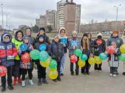 В Волжском ко Дню матери провели мероприятие по профилактике ДТП с участием детей