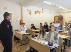 Волжским школьникам напомнили о правилах выживания на дороге