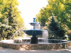 К 72-ой годовщине Победы в Волжском отремонтировали фонтан