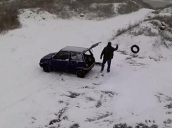 Ленивые складчики мусора попали на новые камеры в Волжском