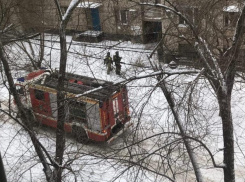  Известна причина возгорания общежития в Волжском: фото