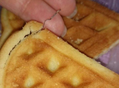 Печенье с начинкой из проволоки продают в Волжском