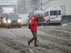 В Волжском 43-летняя автоледи на «Шкоде Рапид» сбила 15-летнюю девушку