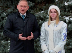 Мэр Волжского Игорь Воронин поздравил горожан с Новым годом