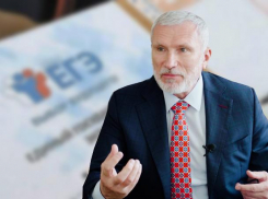 Лидер партии «Родина» Алексей Журавлёв потребовал отмены ЕГЭ 