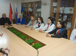 Глава Волжского Игорь Воронин пообщался с городской молодежью на волнующие темы