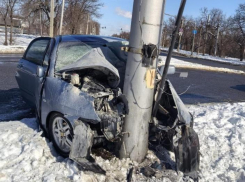 С разницей в секунду в Волжском и соседнем районе случились 2 аварии с пострадавшими 