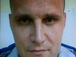 Масленников привез девушек в свою квартиру в Волжском, а после вышел с двумя большими сумками 