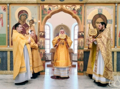 В соборе Волжского епископ Иоанн совершил литургию