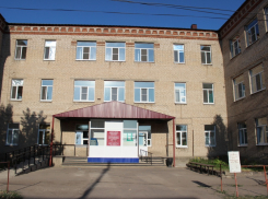 В Волгоградской области начали отстранять от работы непривитых врачей