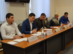 В мэрии Волжского поспорили, кто виноват в коррупции – чиновники или люди