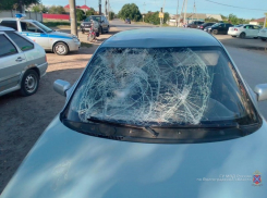 В Волжском женщину-пешехода сбили во дворе